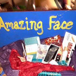 the WEEKENDER! Everything you need to get away and paper yourself!